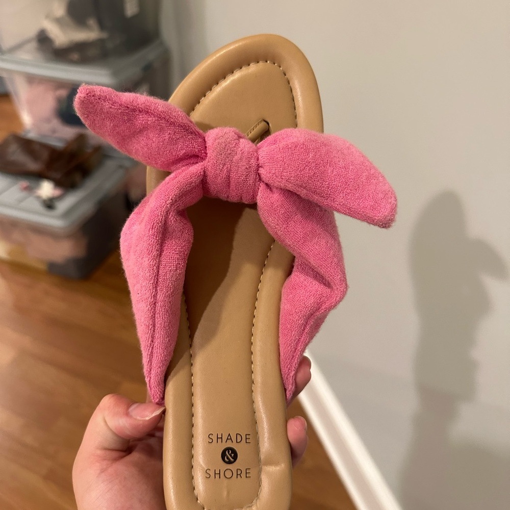 Shade & Shore Pink Sandals with Bow Accent